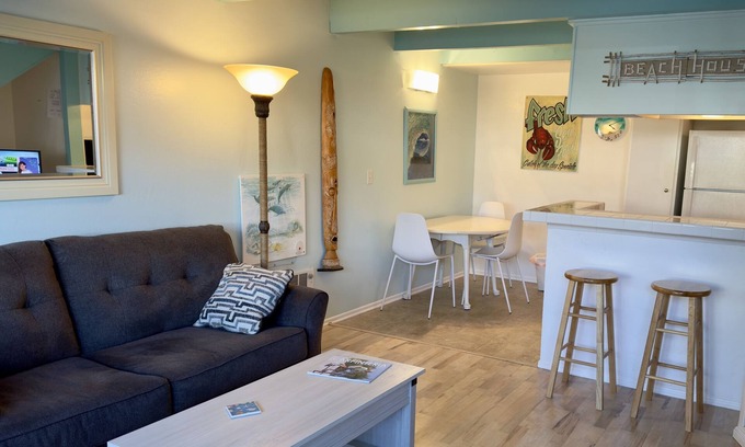 Carpinteria Condo | 'Carpinteria Beach' One Bedroom Condo a Block from the Beach