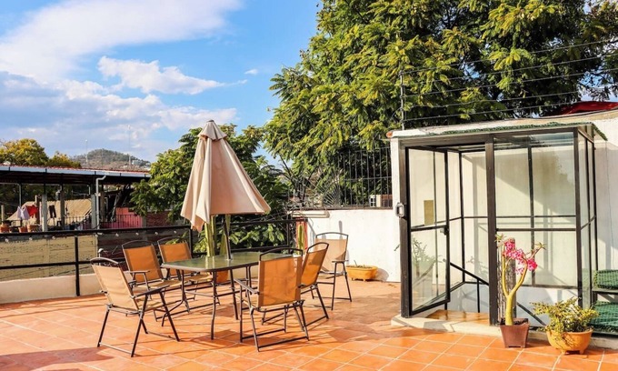 Ruta Independencia House | Casa 2 deptos/5 Hab/Terraza/Patio/PetFriend