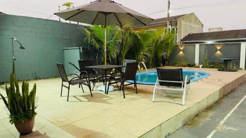 Matinhos House | Casa a 60m do Mar Ar Condicionado e Piscina