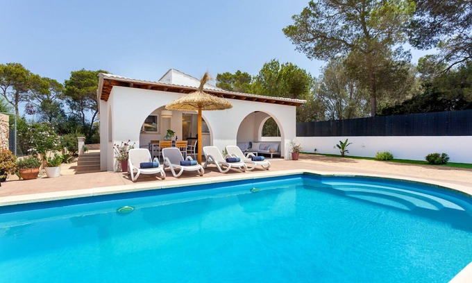 Santanyi Ski Chalet | Casa Abril Lovely Holiday Home with Pool in Cala Mondrago Natural Park