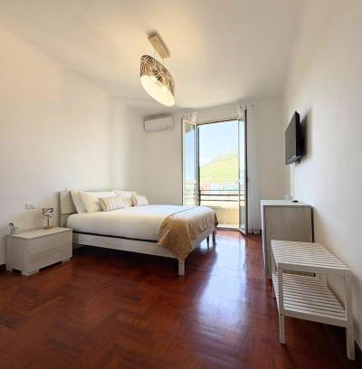 Quartiere XV Della Vittoria Apartment | Casa Alice Near Vatican City - Modern, High Floor with View