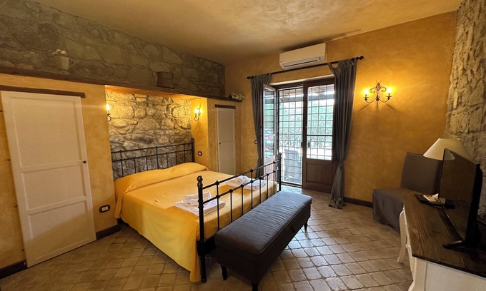 Montefiascone Apartment | Casa Amerigo, two rooms and a half plus