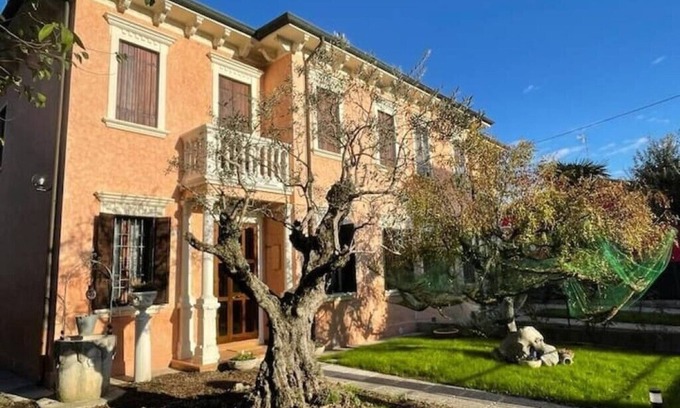 Padova Villa | Casa Argia: Elegant Art Nouveau B&B in Padua