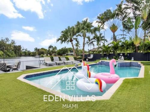 Park East Villa | Casa Asaka Waterfront Pool Paradise