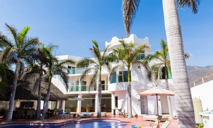 San Juan de Alima House | CASA BAOMAL - 13 bedrooms at the beach!