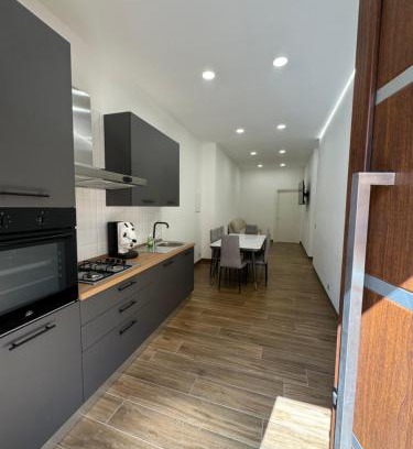 Castellammare del Golfo Apartment | Casa Bedda - INTERA CASA CON 3 CAMERE CON BAGNO PRIVATO, ARIA CONDIZIONATA E NO ZTL/ENTIRE APARTMENT WITH 3 BEDROOMS WITH PRIVATE BATHROOM, AIRCON AND NO LTZ