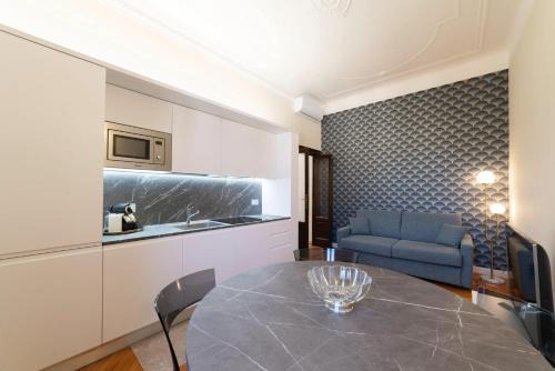 Porta Vittoria Apartment | Casa Bella 16 - 8 min to Metro, 15 min to LIN Airport, University area
