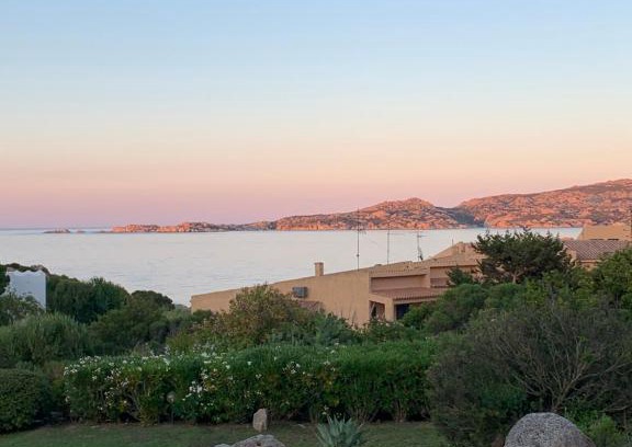 Villaggio Piras House | Casa Bougainvillea