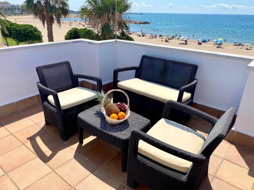 Cambrils House | Casa cómoda delante de la playa con vista al mar
