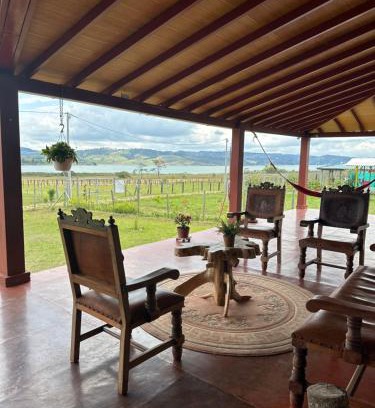 Yotoco House | Casa Campestre Lago Calima