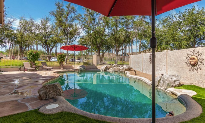 Estrella Mountain Ranch House | Casa Clearwater- Desert Getaway - Pool & mountain views! Near South Lake Park