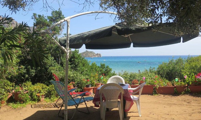 Tertenia House | Casa con giardino sulla spiaggia