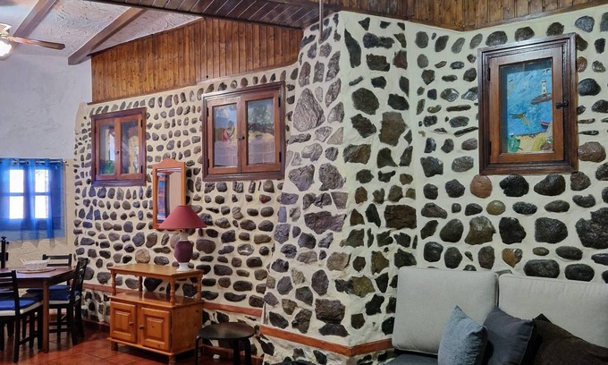 Carrizal House | Casa Cueva |Top Location| Excellent wifi | Airport