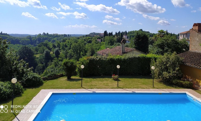 Marti House | CASA DANTE Independent farmhouse, private garden fenced, swimming pool for exclusive use.