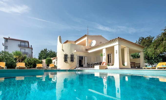 Santa Eulalia Villa | Casa Das Amendoeiras. Popular for stag & hens as well as a family favourite! 🥳