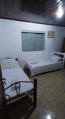 Ilha das Cobras House | CASA DE HOSPEDAGEM FLORES PARATY AMBIENTE FAMILIAR 600M DO CENTRO e COM OPÇÕES CAFÉ DA MANHÃ CASA COMPLETA