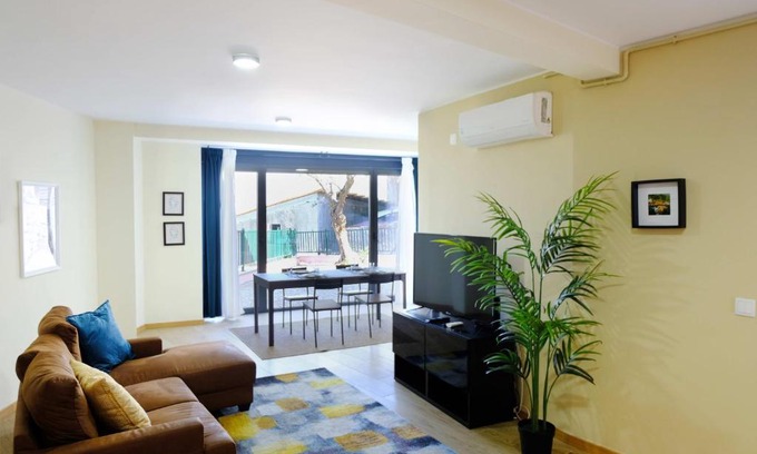 Seia House | Casa do Lagar - Casa inteira com 2 quartos, sala, cozinha e pátio privado