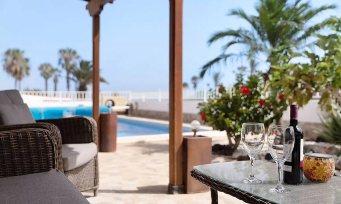 Complejo turistico Amarilla Golf Villa | Casa Eliana. 3 Bedrooms, 2 Bathrooms, Sleeps 5, heated pool & air conditioning.