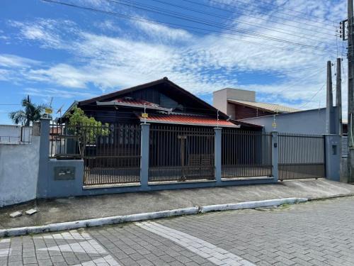 Praia da Armacao do Itapocoroi House | Casa em Penha - Armação-Itapocoroy