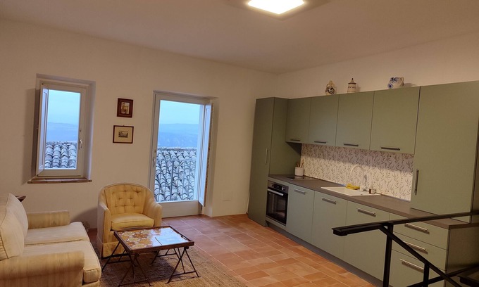 Montecchio Apartment | Casa in Collina - nel Borgo di Tenaglie