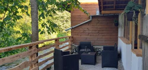 Cartisoara House | Casa Iulia & Matei
