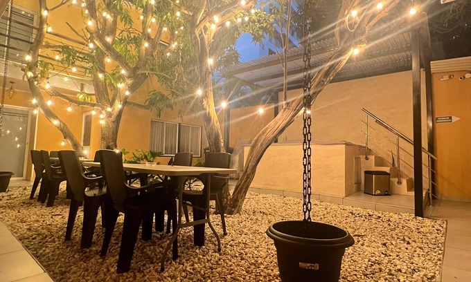 Urbanizacion Eliana Hotel | Casa Kalamary Crespo