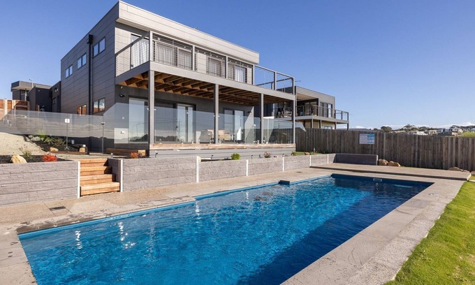 San Remo House | Casa La Pose San Remo gateway to Phillip Island