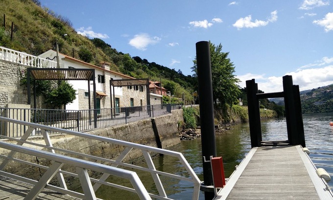 Santa Cruz do Douro Cottage | Casa Mateus - Aregos Douro Valley - with stunning view of Douro river