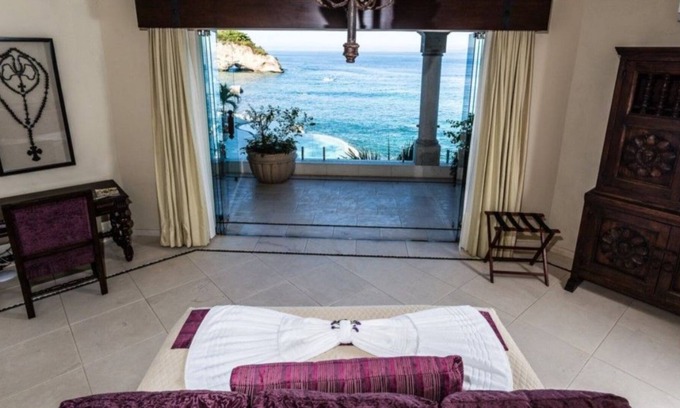 Cihuatlan Villa | Casa Michael Summary: