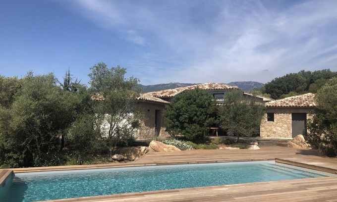 Figari House | Casa O Catali, large new luxury villa of 200m2 with views of the vineyards