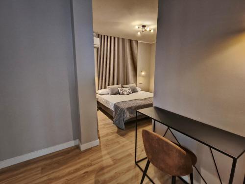 Distrito Centro House | Casa Ollerias by ChicStays