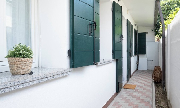 Padova Apartment | CASA PADOVA- 2 minutes from the station to any Italian city.