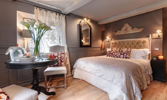 Lucca Historical Center Apartment | Casa Palatial in Lucca