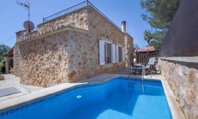 Son Ferrer Ski Chalet | CASA PIEDRA FOR 5 PEOPLE, COZY, WITH POOL, WIFI AND AIR CONDITIONING