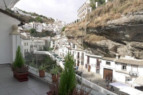 Setenil de las Bodegas House | Casa Rural Las Cuevas de Setenil