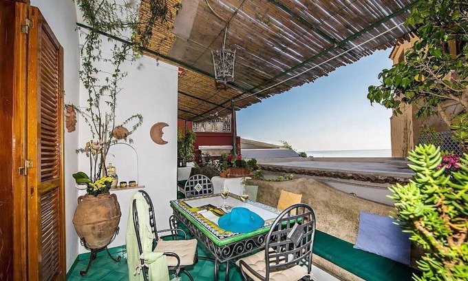 Positano City Centre House | Casa Solange: A characteristic and welcoming apartment located in the center of Positano and a few meters from the sea, with Free WI-FI.