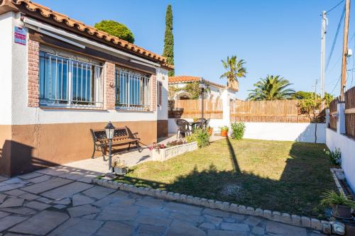 Miami Platja Ski Chalet | Casa Thaiker