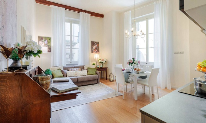 Lucca Historical Center Apartment | CASA UGOLINO, State of the Art Central 2 Bedrooms Apartment in Lucca