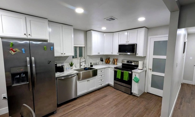 Yuma House | Casa Vera - Charming fully remodeled house on large lot with mini theater