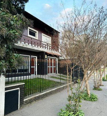 Azul House | Casa Zona Residencial , pileta, garage doble y quincho con parrilla