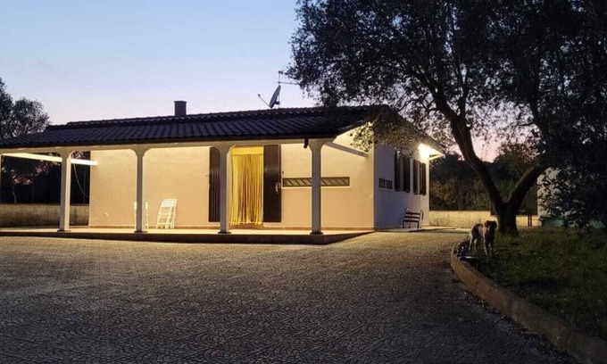 Villa Castelli House | Casamé, it is a complete structure. Cozy nestled in the Mediterranean bush