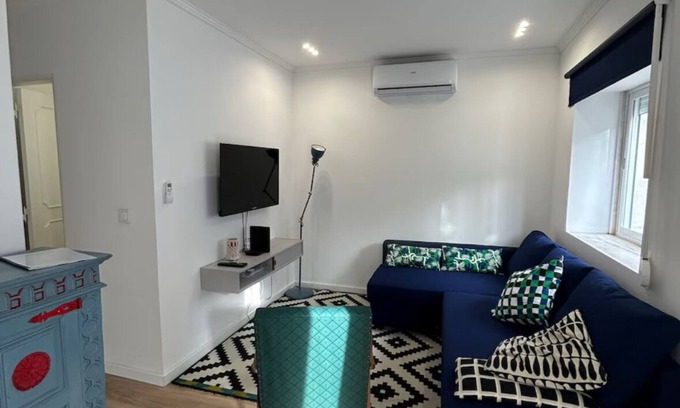 Sintra Cottage | Casinha da Portela - Charming little cottage in lovely Sintra with WiFi and AC