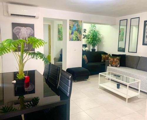 Aguadulce House | Casita a 3 minutos de la playa con Aire Acondicionado e Internet