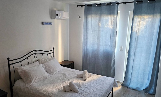 Maleme Villa | Cassiopeia 2-Beds Lower Apt on Beach with Pool