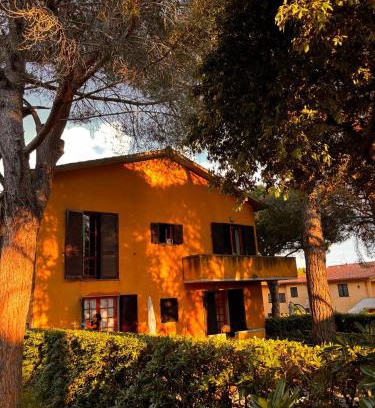 Castiglioncello Apartment | Castiglioncello con giardino e posto auto