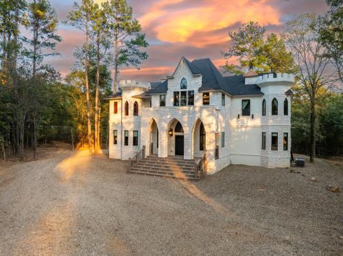 Pickens House | Castle on Royal Creek