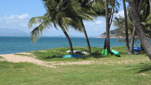 Nelly Bay Apartment | Casual Lodge Unit 4