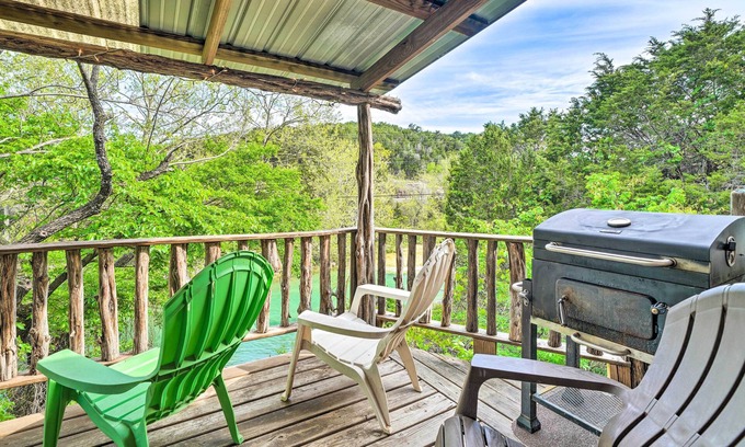 Davis Cabin | 'Cedar Falls Cabin 5': 1/2 Mile to Turner Falls