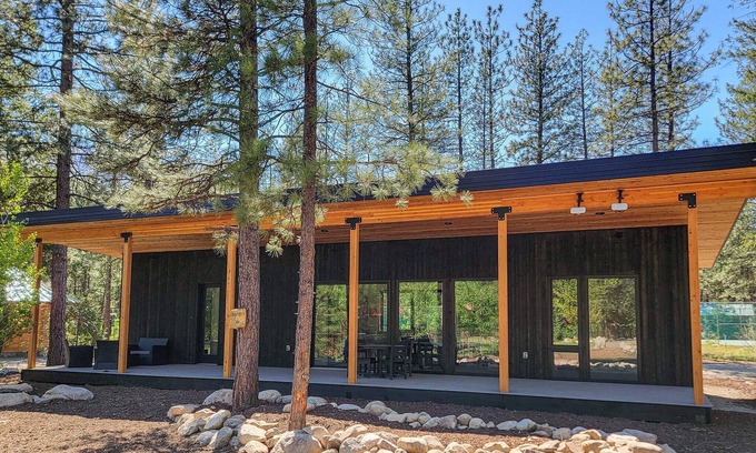 Mazama Cabin | Cedar Falls Cabin At The Inn At Mazama