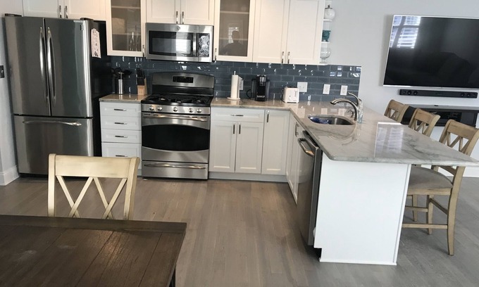 Margate City Condo | Center of Margate. A five minute walk to beach and main street restaurants.